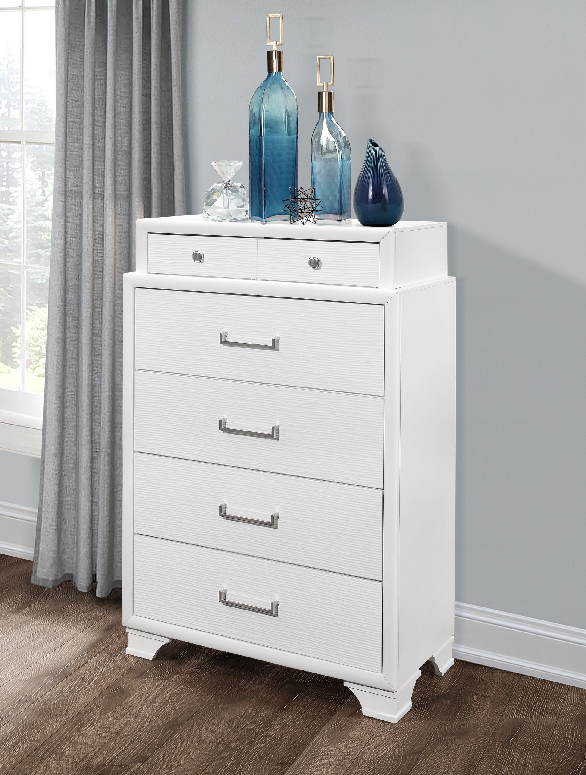 Jordyn White Chest RSC