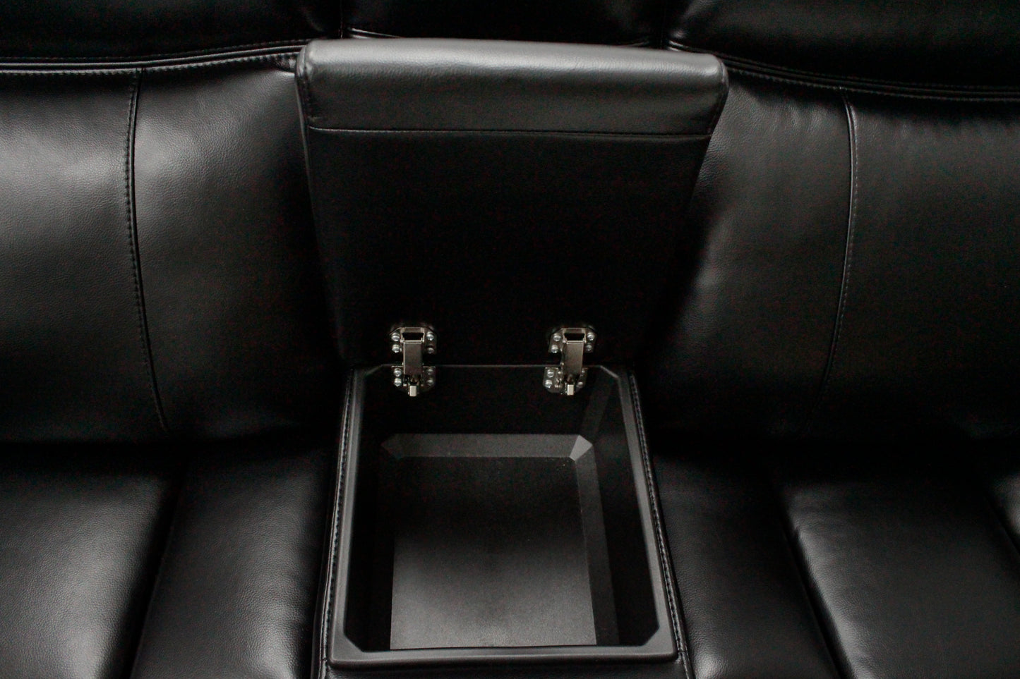 UM02-CONSOLE DETAIL